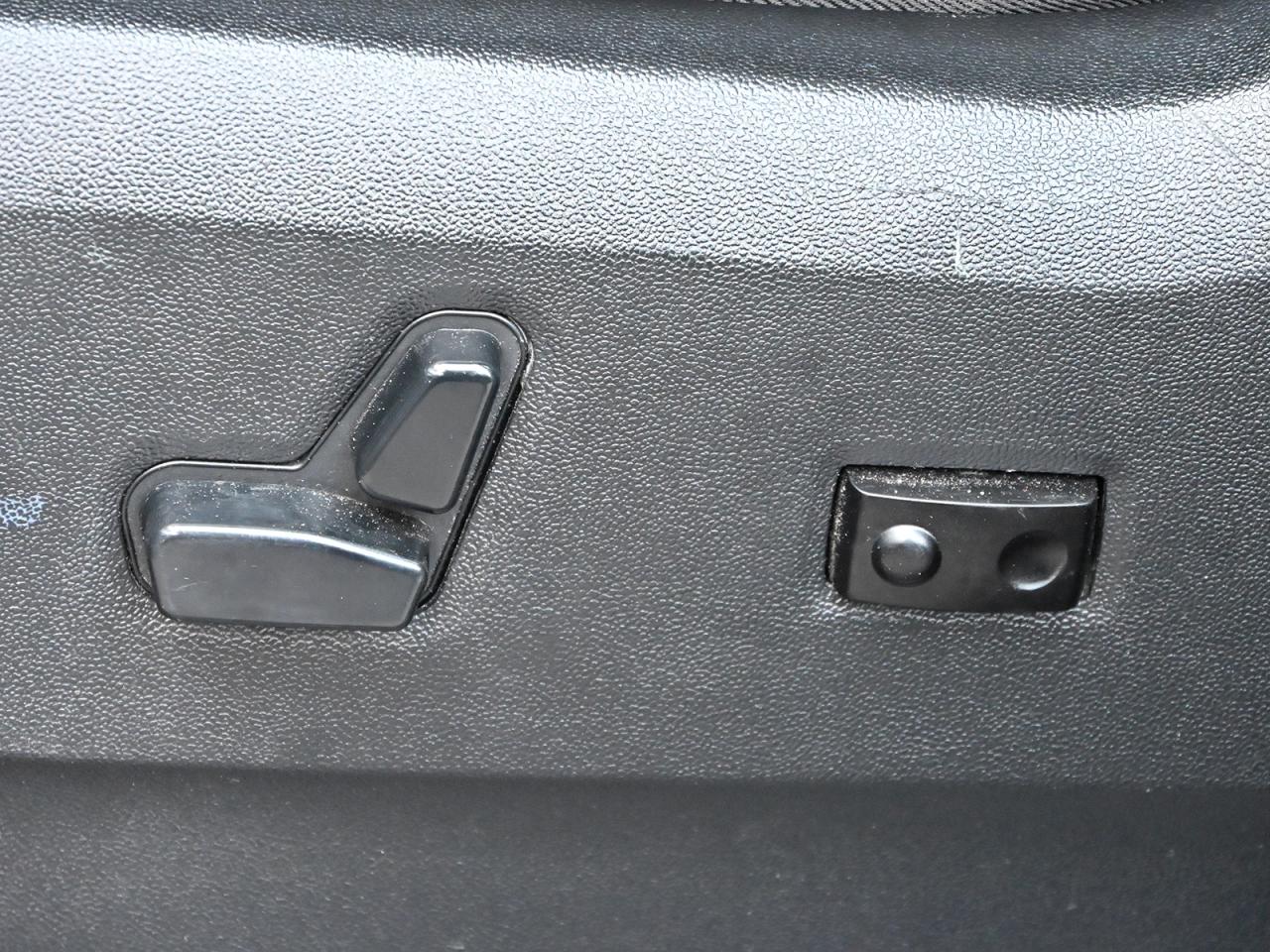 2020 Dodge Grand Caravan GT ~Nav ~DVD ~Heated Leather ~Camera ~Bluetooth Photo