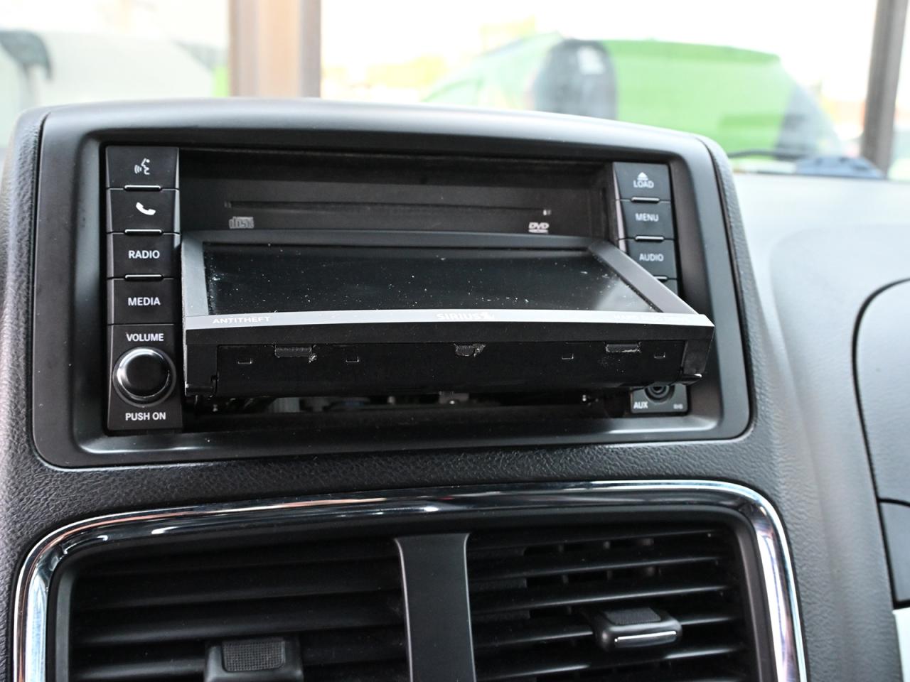 2020 Dodge Grand Caravan GT ~Nav ~DVD ~Heated Leather ~Camera ~Bluetooth Photo