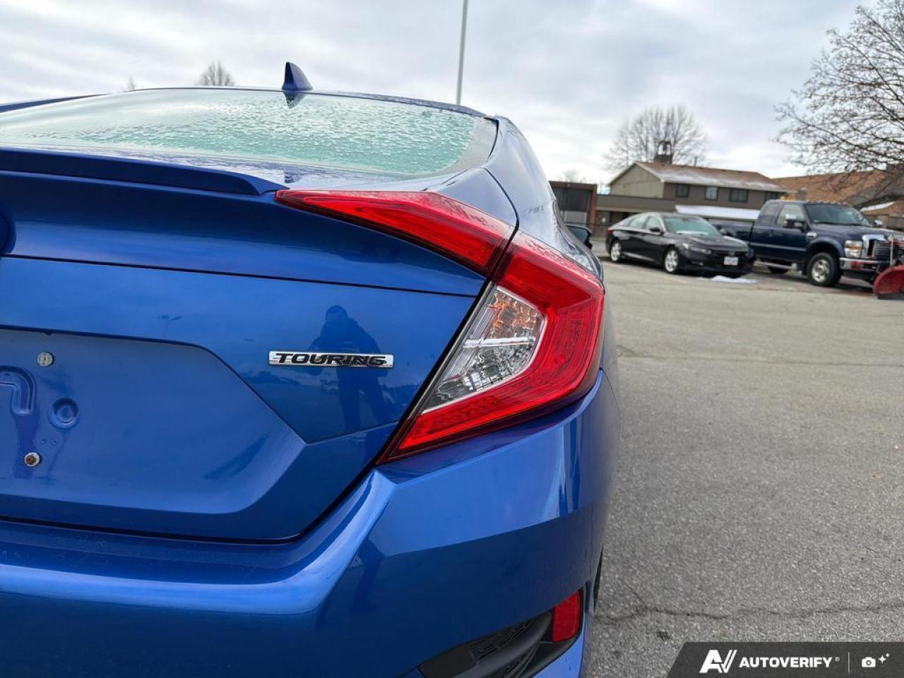 2019 Honda Civic Sedan Touring CVT   SUNROOF   LEATHER   HTD SEATS Photo