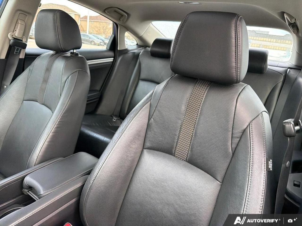 2019 Honda Civic Sedan Touring CVT   SUNROOF   LEATHER   HTD SEATS Photo