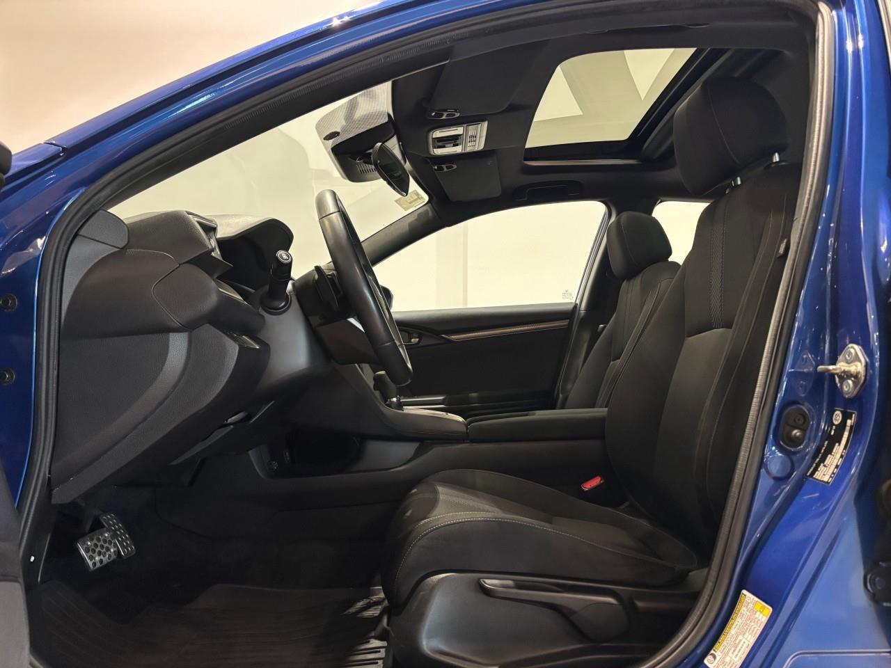 2017 Honda Civic Sport Photo