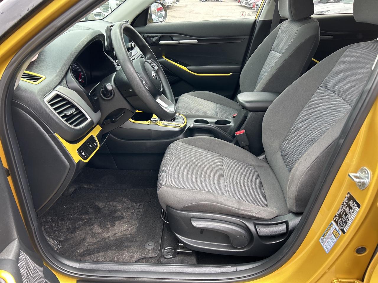 2021 Kia Seltos LX, AWD, AUTOMATIC, HEATED SEATS & WHEEL! Photo