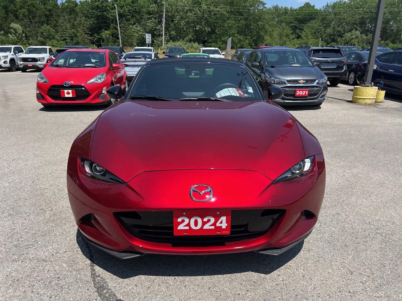 2024 Mazda MX-5 GS, 6 SPEED MANUAL, CONVERTIBLE, ONLY 5000 KMS! Photo