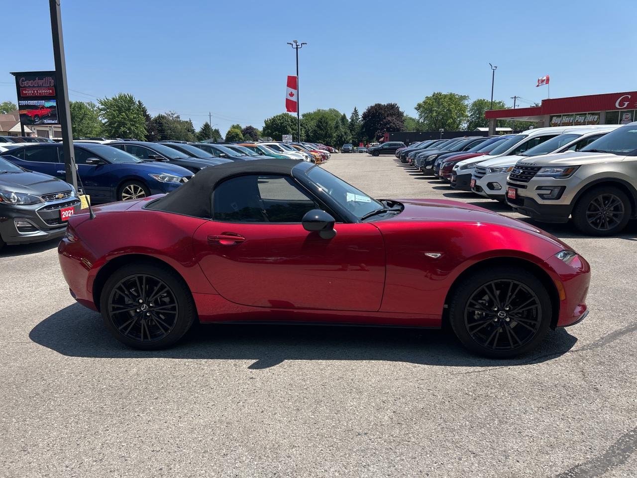 2024 Mazda MX-5 GS, 6 SPEED MANUAL, CONVERTIBLE, ONLY 5000 KMS! Photo