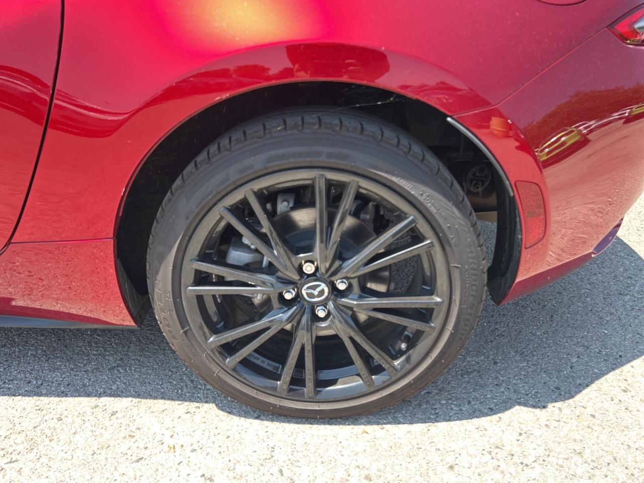 2024 Mazda MX-5 GS, 6 SPEED MANUAL, CONVERTIBLE, ONLY 5000 KMS! Photo