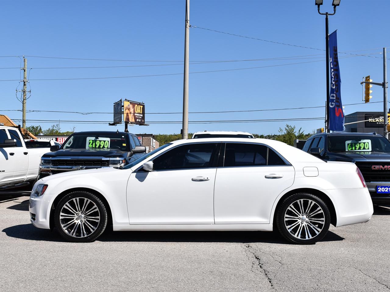 2013 Chrysler 300 S ~Nav ~Camera ~Heated Leather ~Panoramic Roof Photo3
