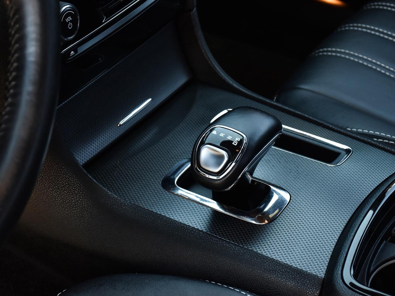 2013 Chrysler 300 S ~Nav ~Camera ~Heated Leather ~Panoramic Roof Photo