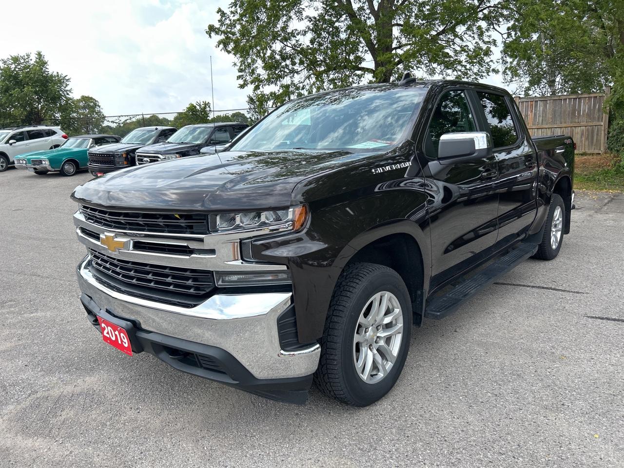 2019 Chevrolet Silverado 1500 LT, CLEAN CARFAX, REMOTE START, 6 PASSENGER! Photo