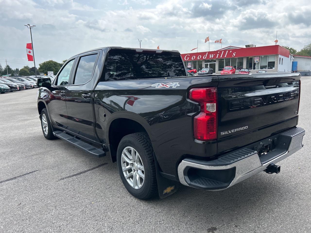 2019 Chevrolet Silverado 1500 LT, CLEAN CARFAX, REMOTE START, 6 PASSENGER! Photo