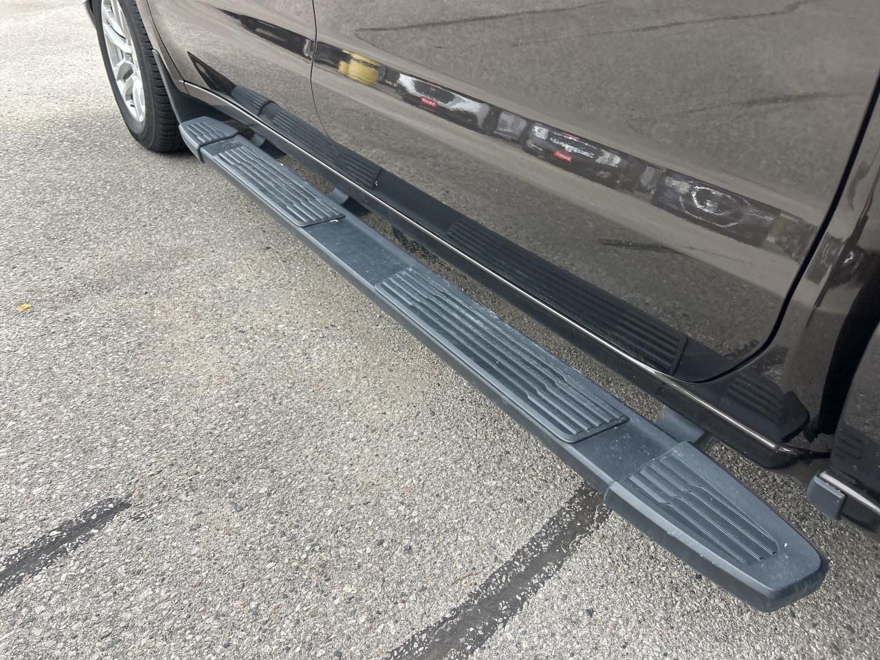 2019 Chevrolet Silverado 1500 LT, CLEAN CARFAX, REMOTE START, 6 PASSENGER! Photo