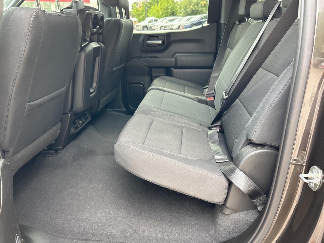 2019 Chevrolet Silverado 1500 LT, CLEAN CARFAX, REMOTE START, 6 PASSENGER! Photo