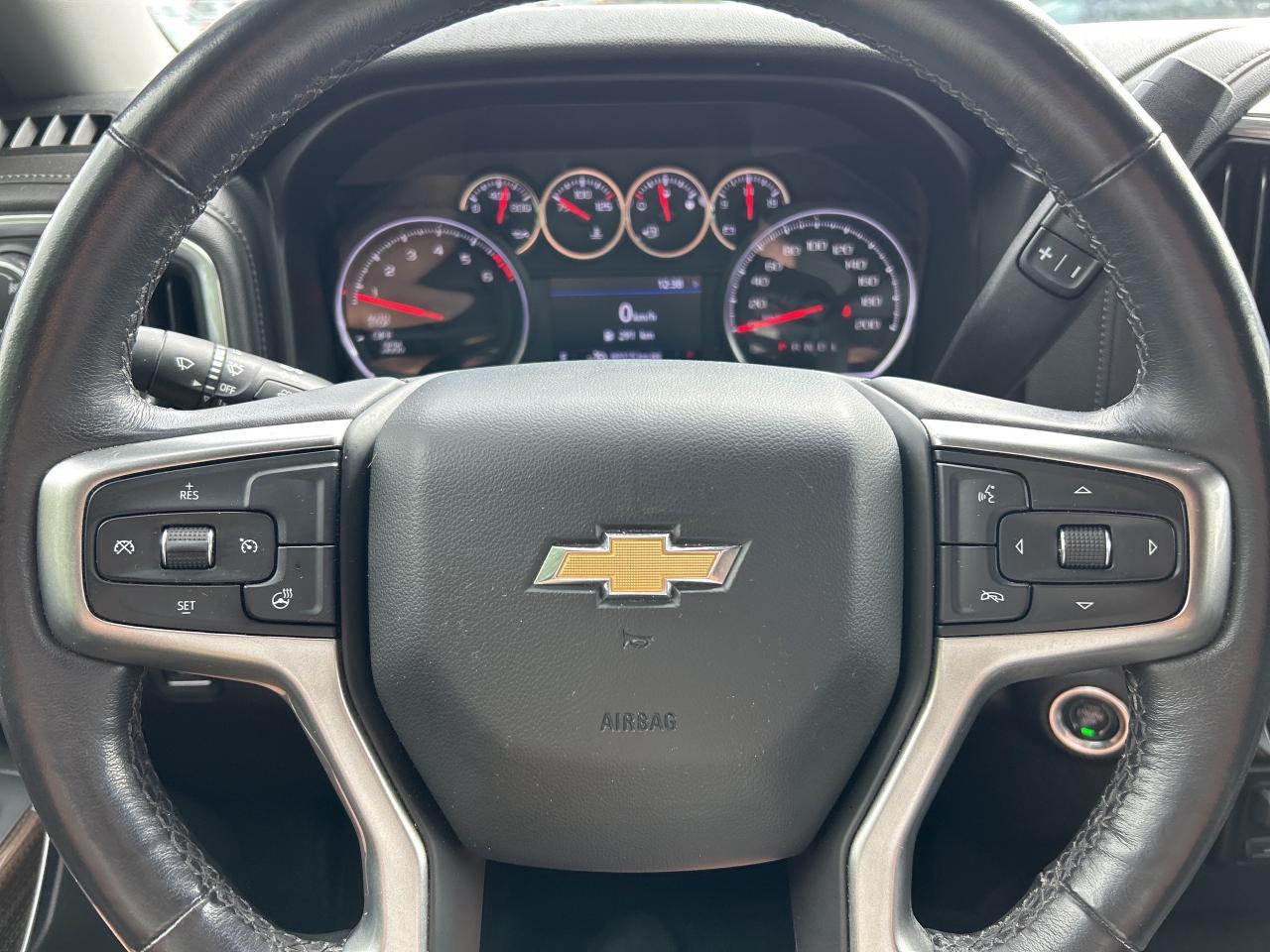 2019 Chevrolet Silverado 1500 LT, CLEAN CARFAX, REMOTE START, 6 PASSENGER! Photo