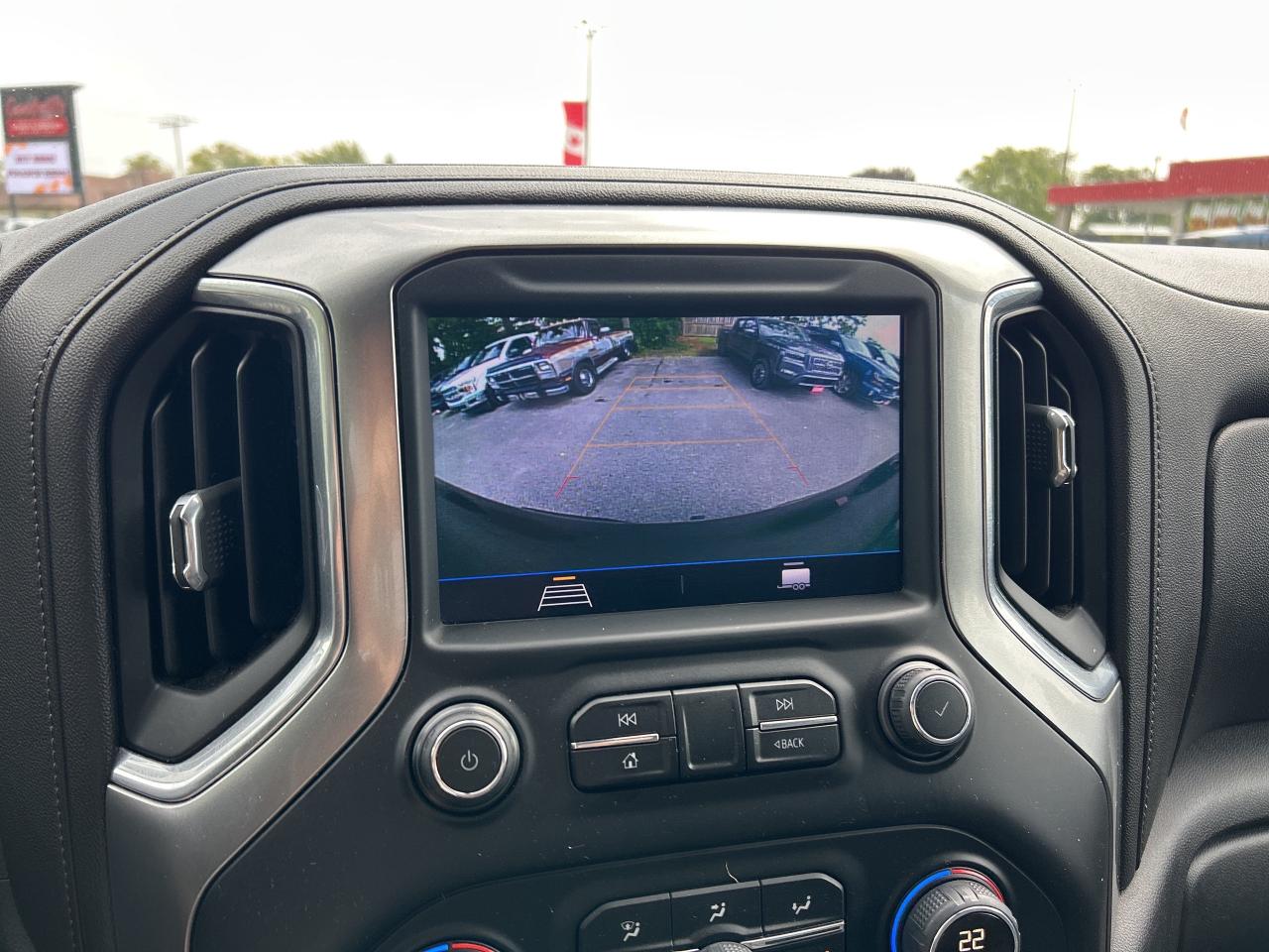 2019 Chevrolet Silverado 1500 LT, CLEAN CARFAX, REMOTE START, 6 PASSENGER! Photo