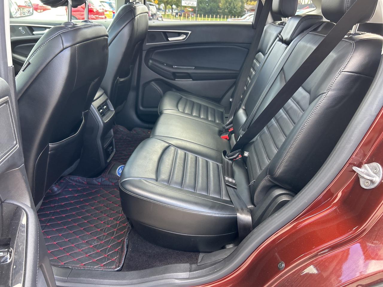 2016 Ford Edge SEL, CLEAN CARFAX, FRONT WHEEL DRIVE, LEATHER! Photo