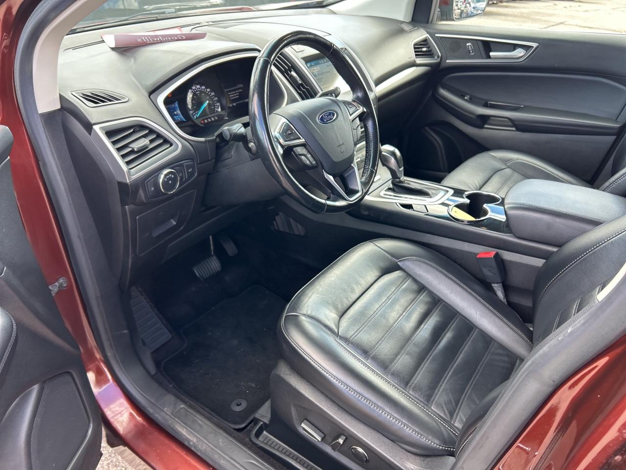 2016 Ford Edge SEL, CLEAN CARFAX, FRONT WHEEL DRIVE, LEATHER! Photo