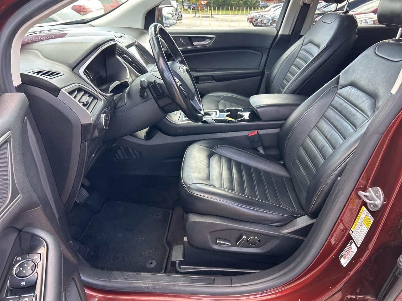 2016 Ford Edge SEL, CLEAN CARFAX, FRONT WHEEL DRIVE, LEATHER! Photo