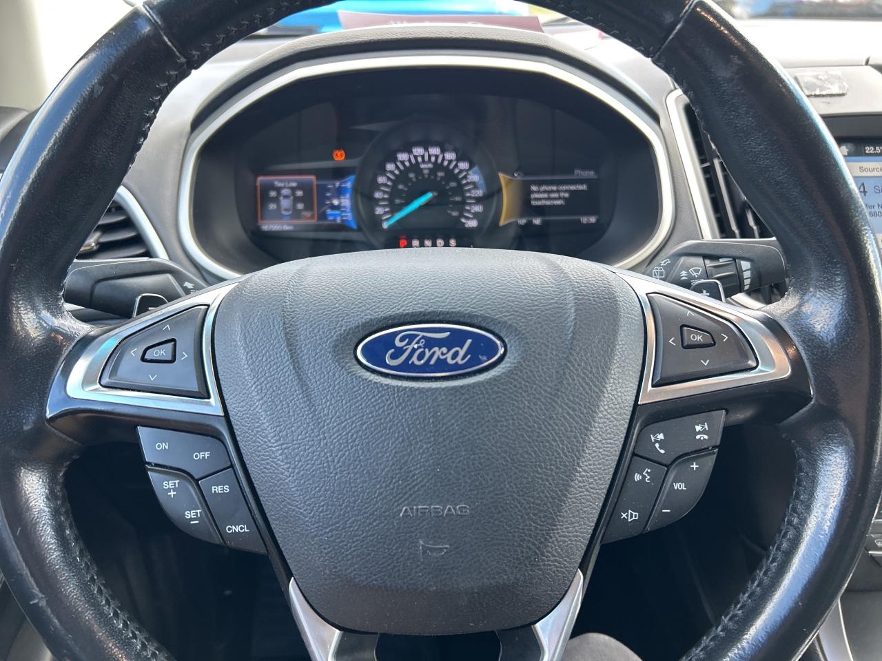 2016 Ford Edge SEL, CLEAN CARFAX, FRONT WHEEL DRIVE, LEATHER! Photo