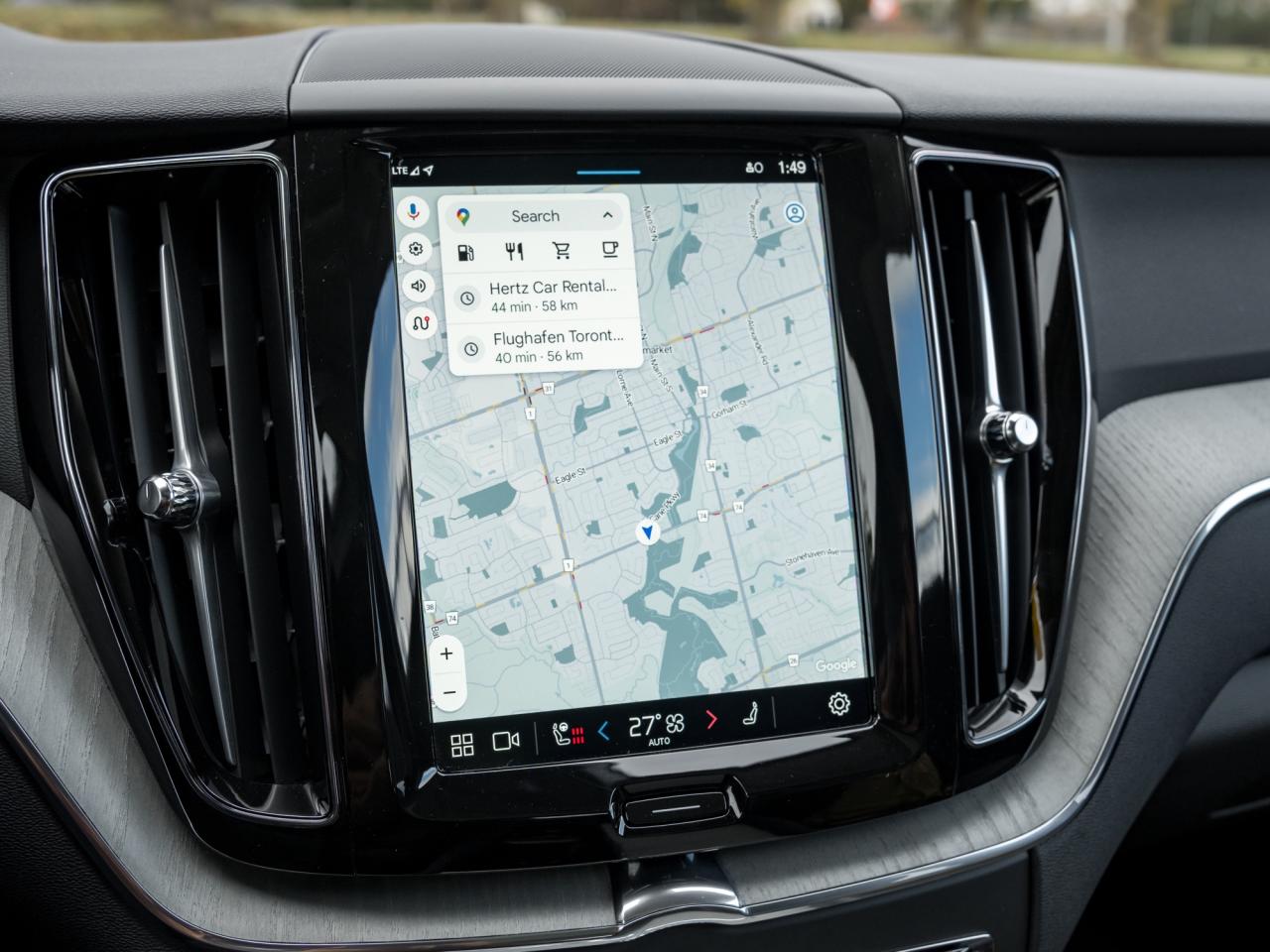 2025 Volvo XC60 B5 AWD Plus Dark Theme Photo