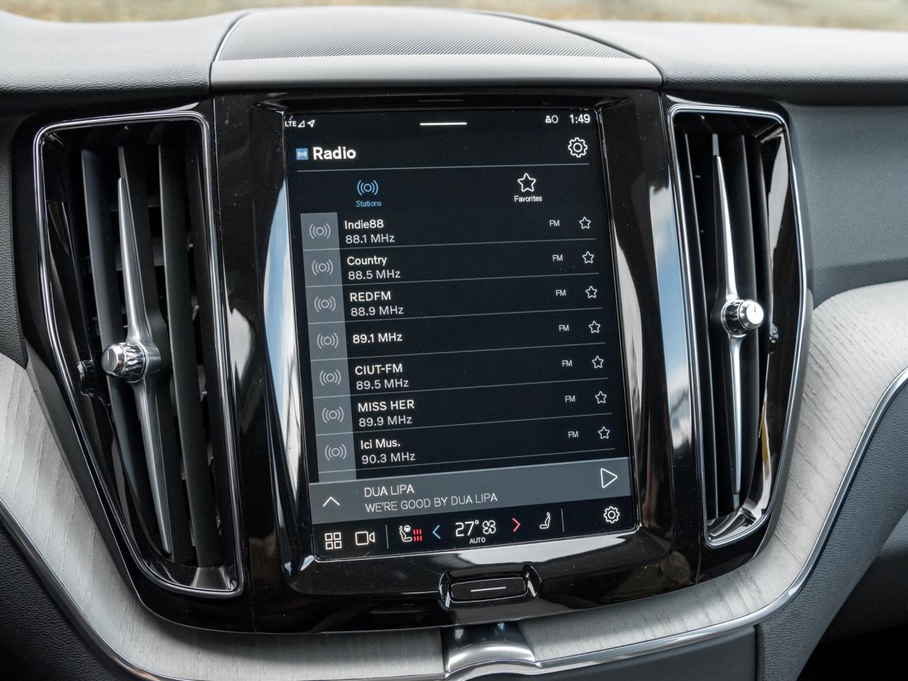 2025 Volvo XC60 B5 AWD Plus Dark Theme  CPO FINANCE RATE FR 3.49%* Photo