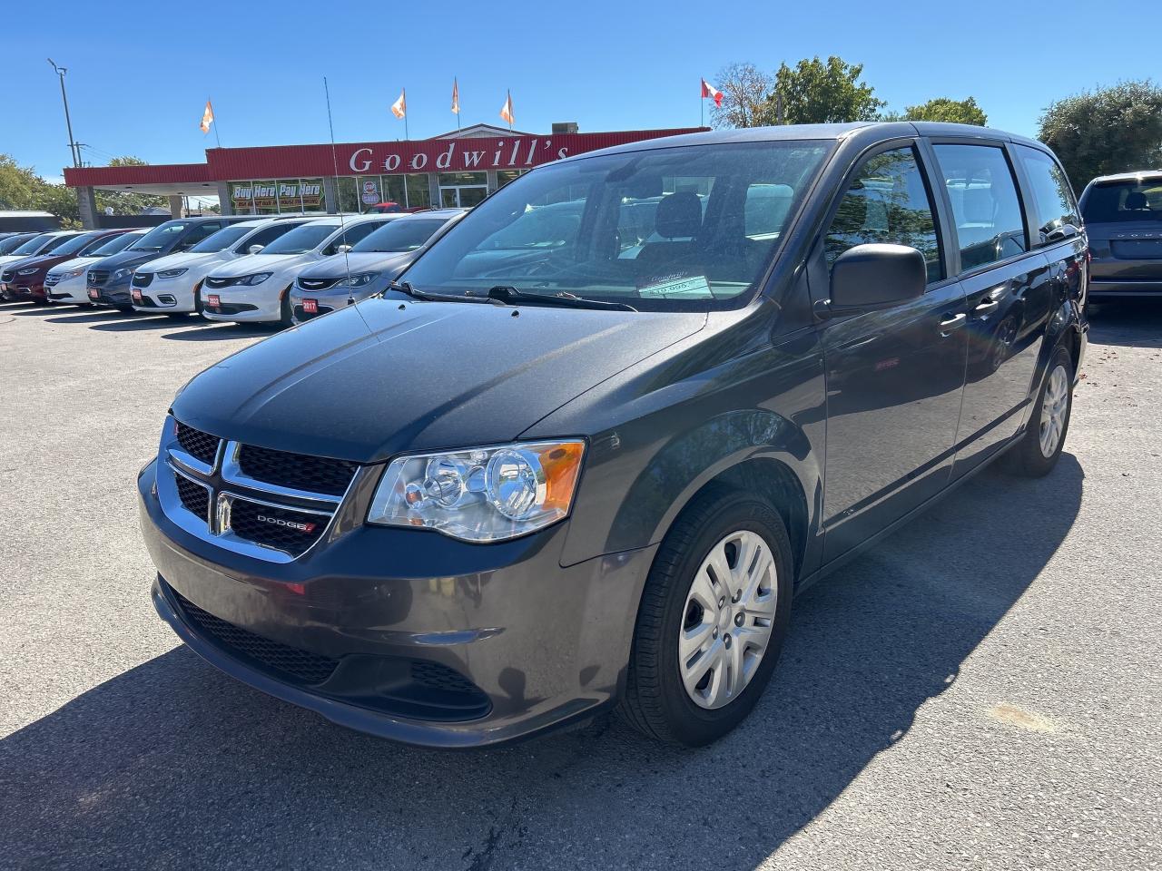 2019 Dodge Grand Caravan CLEAN CARFAX, BACK UP CAM, REAR HEAT & A/C! Photo