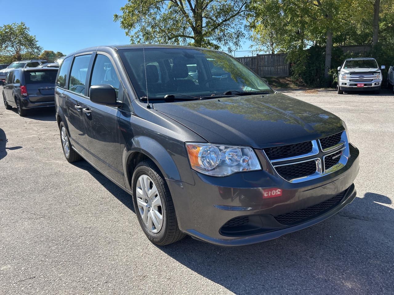 2019 Dodge Grand Caravan CLEAN CARFAX, BACK UP CAM, REAR HEAT & A/C! Photo