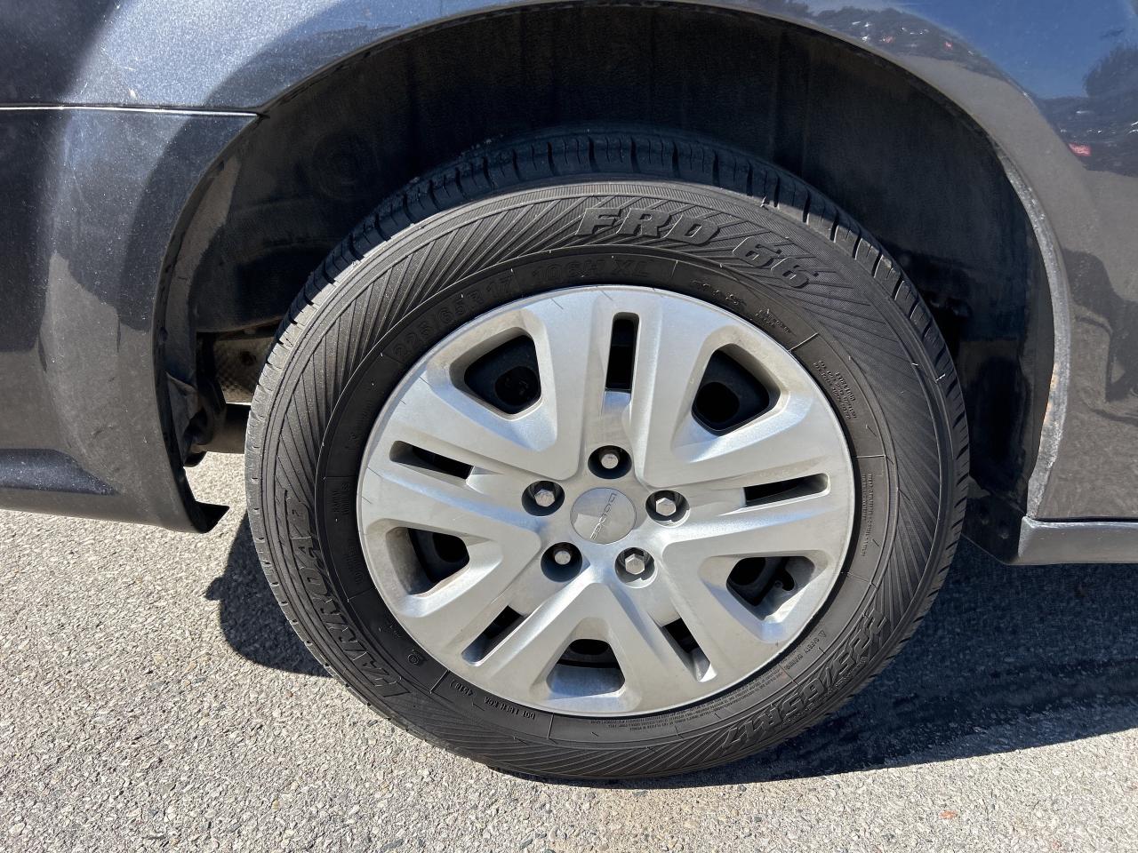 2019 Dodge Grand Caravan CLEAN CARFAX, BACK UP CAM, REAR HEAT & A/C! Photo