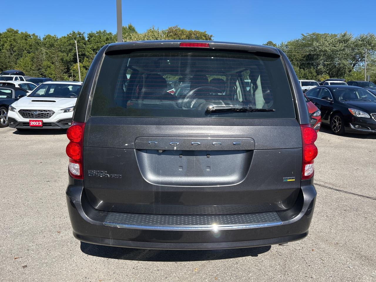 2019 Dodge Grand Caravan CLEAN CARFAX, BACK UP CAM, REAR HEAT & A/C! Photo