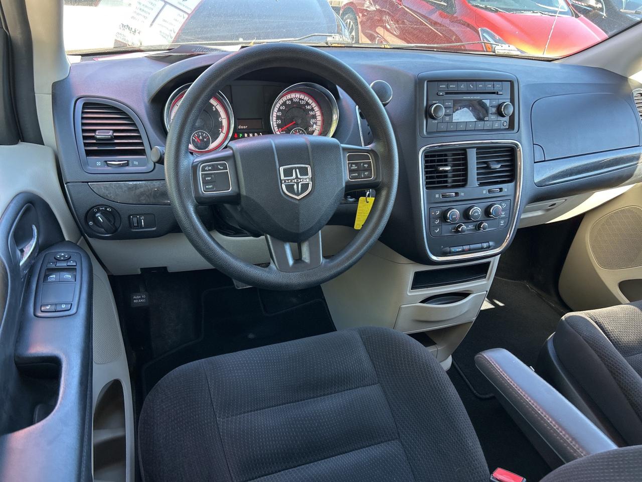 2019 Dodge Grand Caravan CLEAN CARFAX, BACK UP CAM, REAR HEAT & A/C! Photo