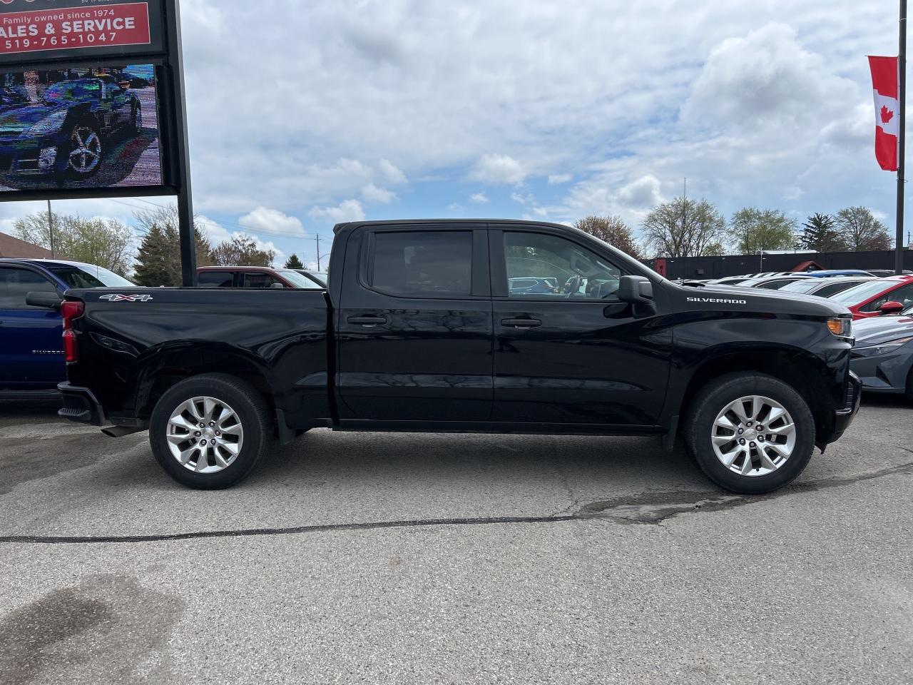 2021 Chevrolet Silverado 1500 CUSTOM, CLEAN CARFAX, BACK UP CAMERA! Photo