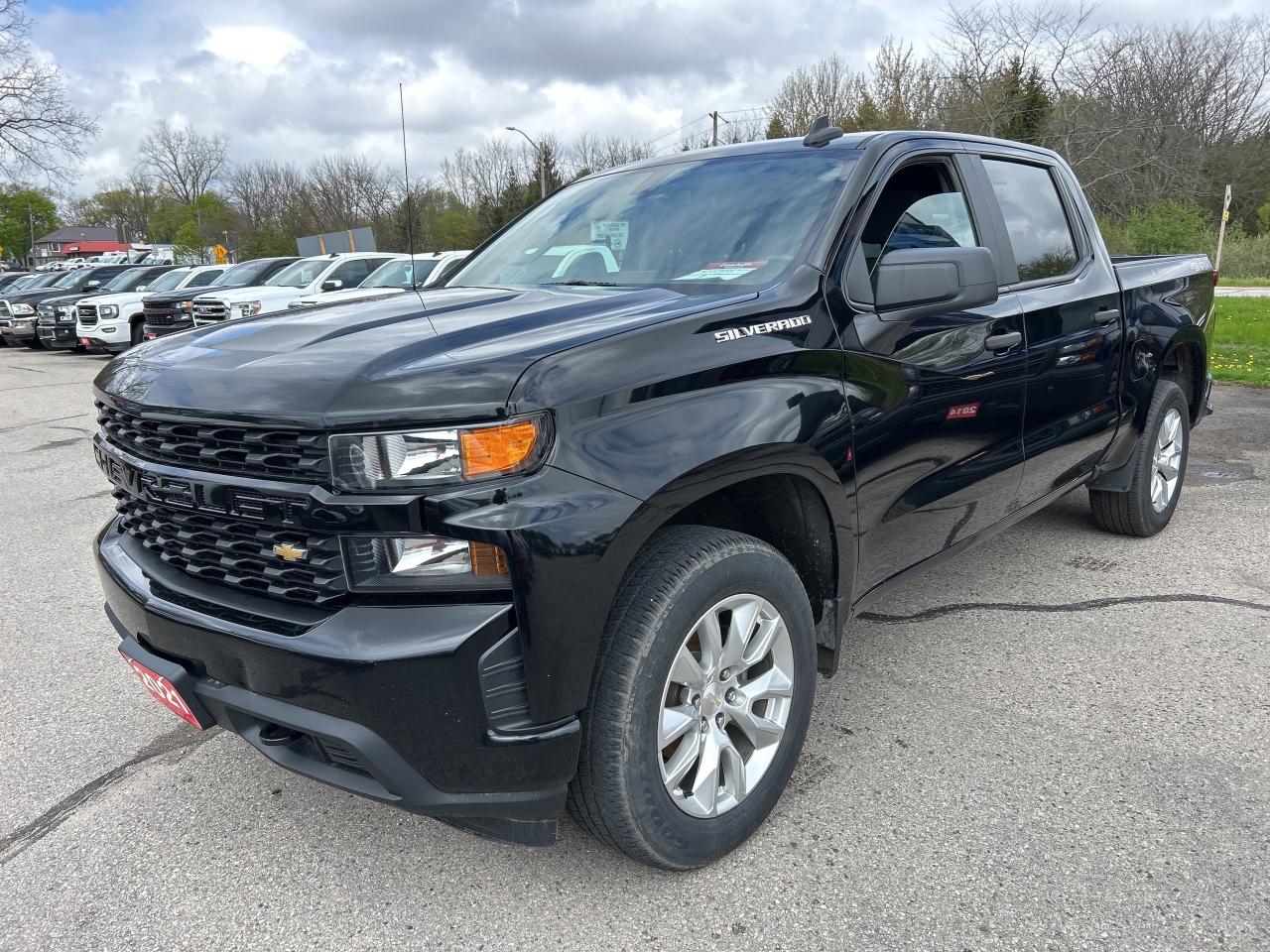 2021 Chevrolet Silverado 1500 CUSTOM, CLEAN CARFAX, BACK UP CAMERA! Photo