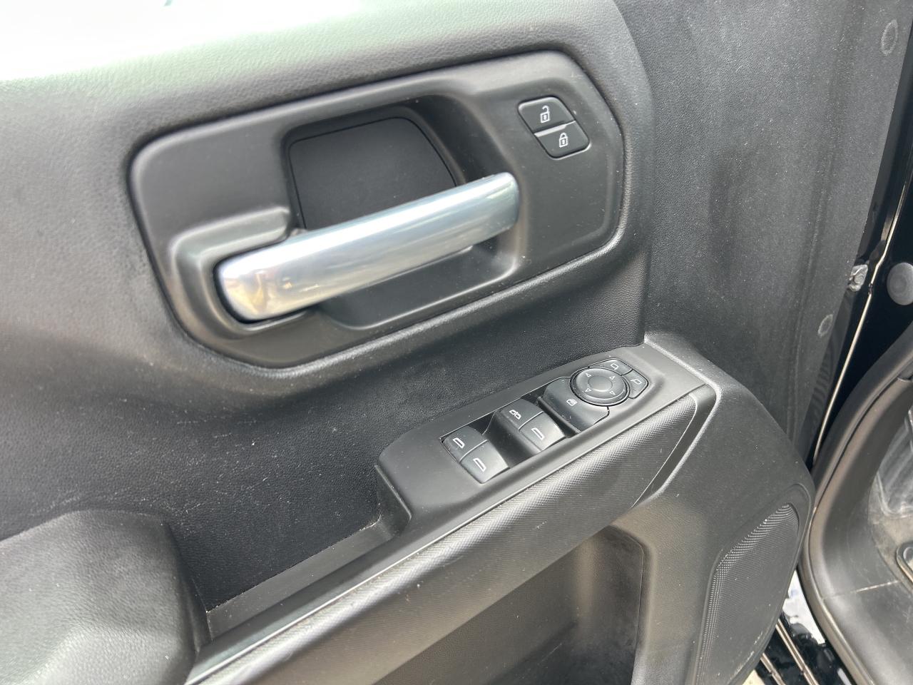 2021 Chevrolet Silverado 1500 CUSTOM, CLEAN CARFAX, BACK UP CAMERA! Photo