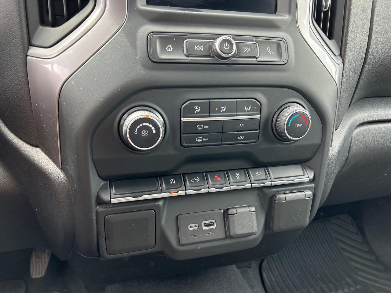 2021 Chevrolet Silverado 1500 CUSTOM, CLEAN CARFAX, BACK UP CAMERA! Photo