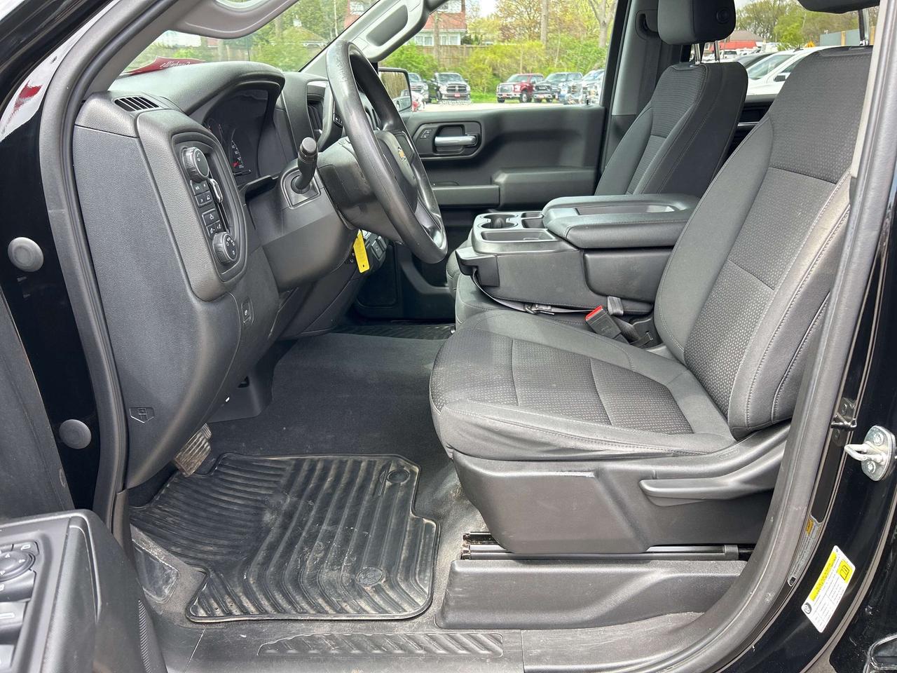 2021 Chevrolet Silverado 1500 CUSTOM, CLEAN CARFAX, BACK UP CAMERA! Photo
