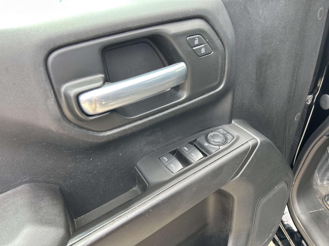 2021 Chevrolet Silverado 1500 CUSTOM, CLEAN CARFAX, BACK UP CAMERA! Photo