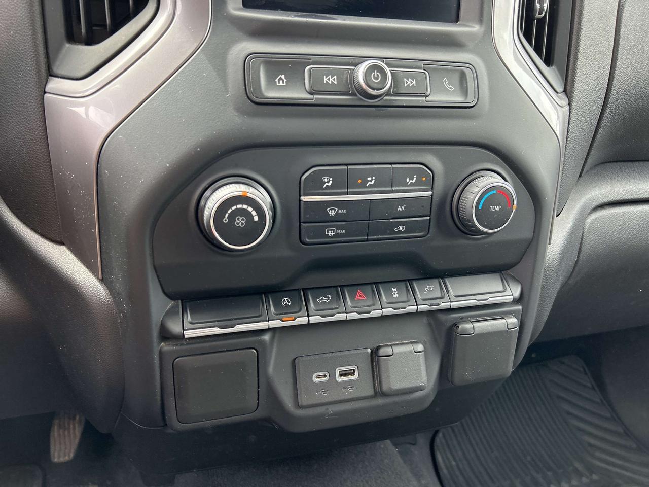 2021 Chevrolet Silverado 1500 CUSTOM, CLEAN CARFAX, BACK UP CAMERA! Photo