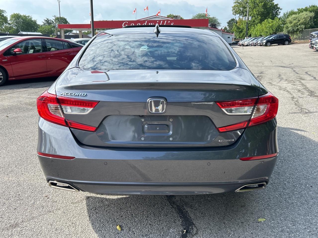 2018 Honda Accord Sedan TOURING, HEATED/ COOLED LEATHER, REMOTE START! Photo