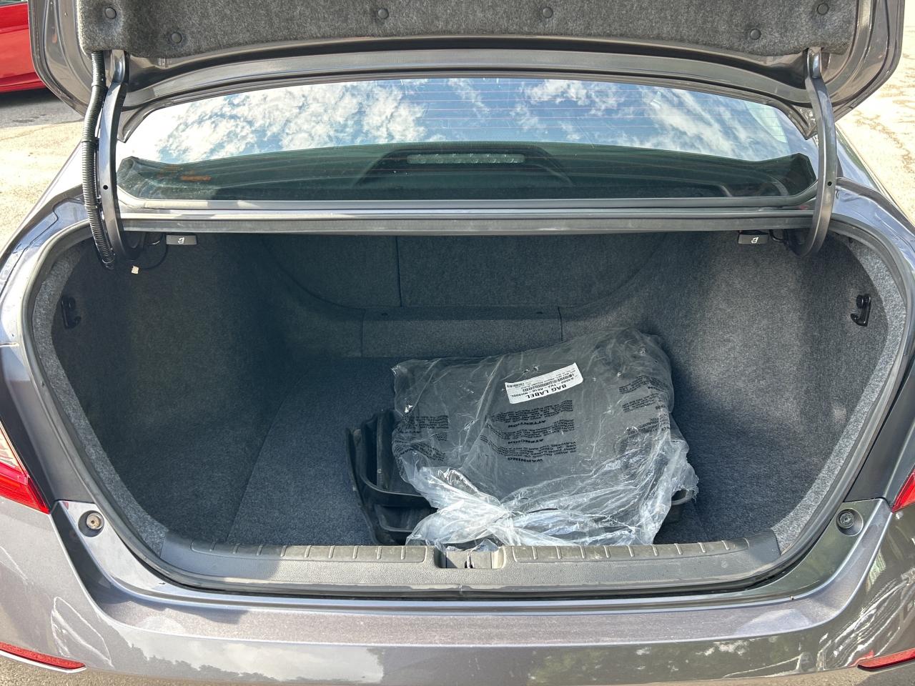 2018 Honda Accord Sedan TOURING, HEATED/ COOLED LEATHER, REMOTE START! Photo