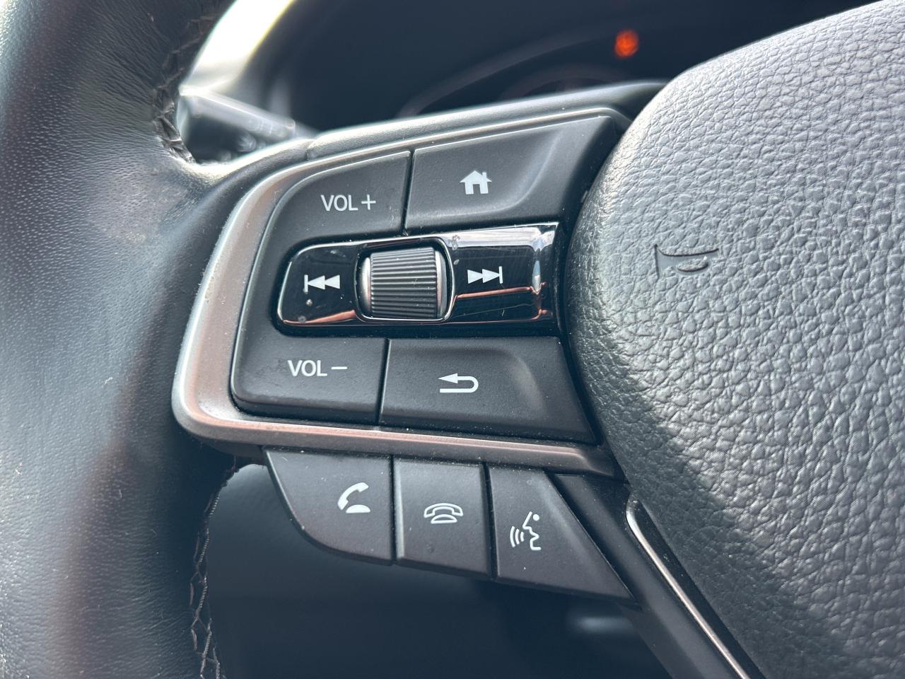 2018 Honda Accord Sedan TOURING, HEATED/ COOLED LEATHER, REMOTE START! Photo