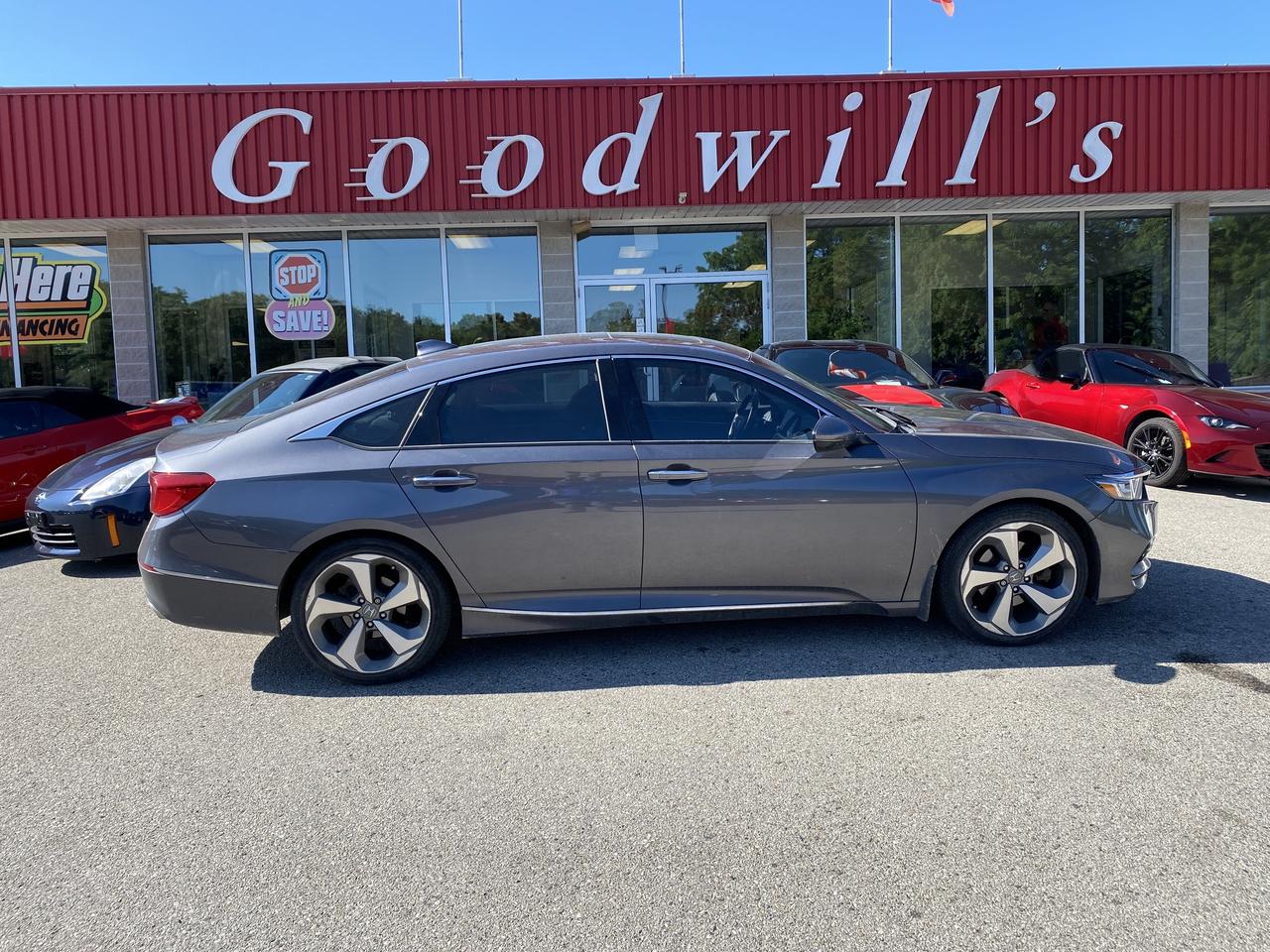 2018 Honda Accord Sedan TOURING, HEATED/ COOLED LEATHER, REMOTE START! Photo