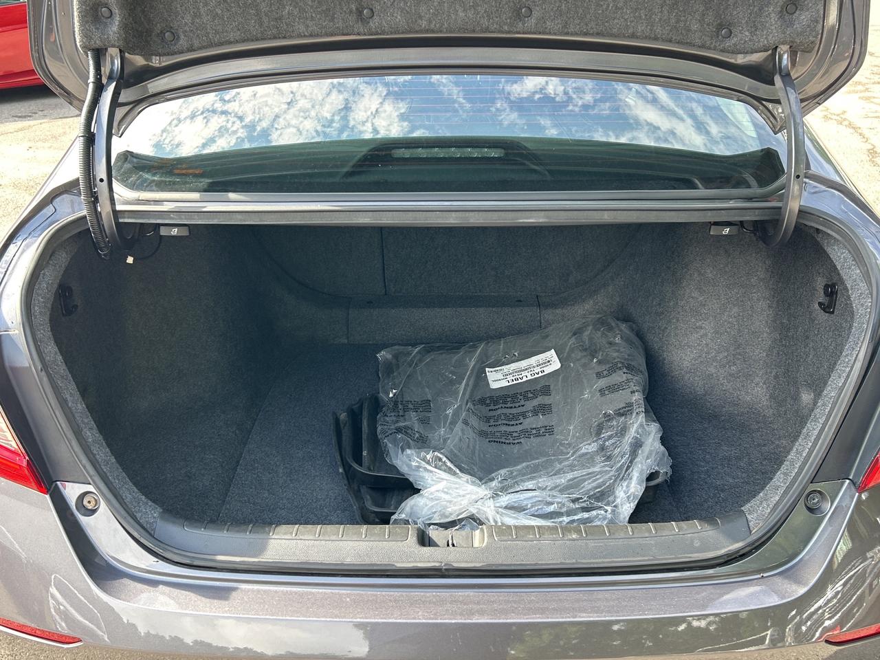 2018 Honda Accord Sedan TOURING, HEATED/ COOLED LEATHER, REMOTE START! Photo