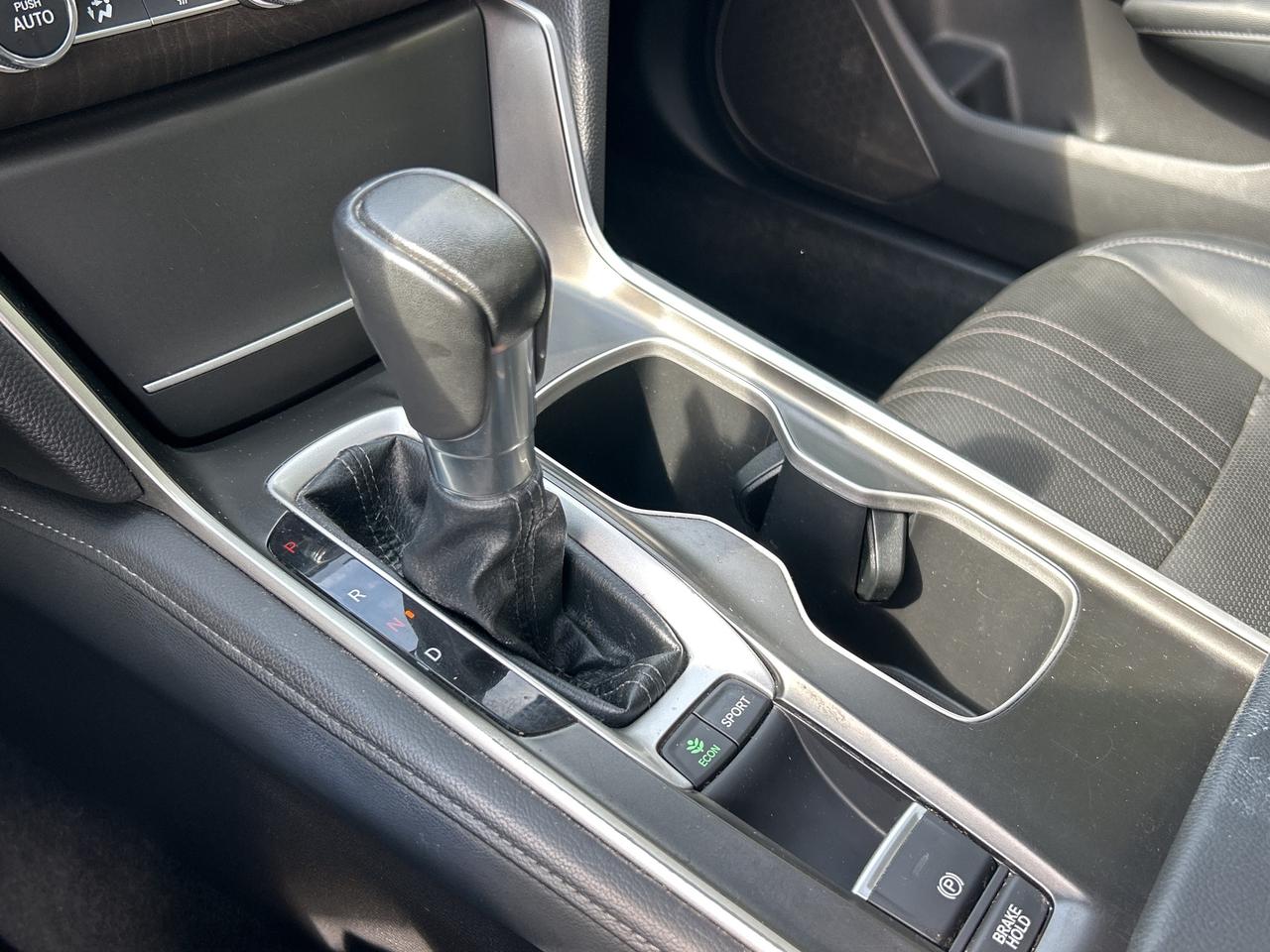 2018 Honda Accord Sedan TOURING, HEATED/ COOLED LEATHER, REMOTE START! Photo