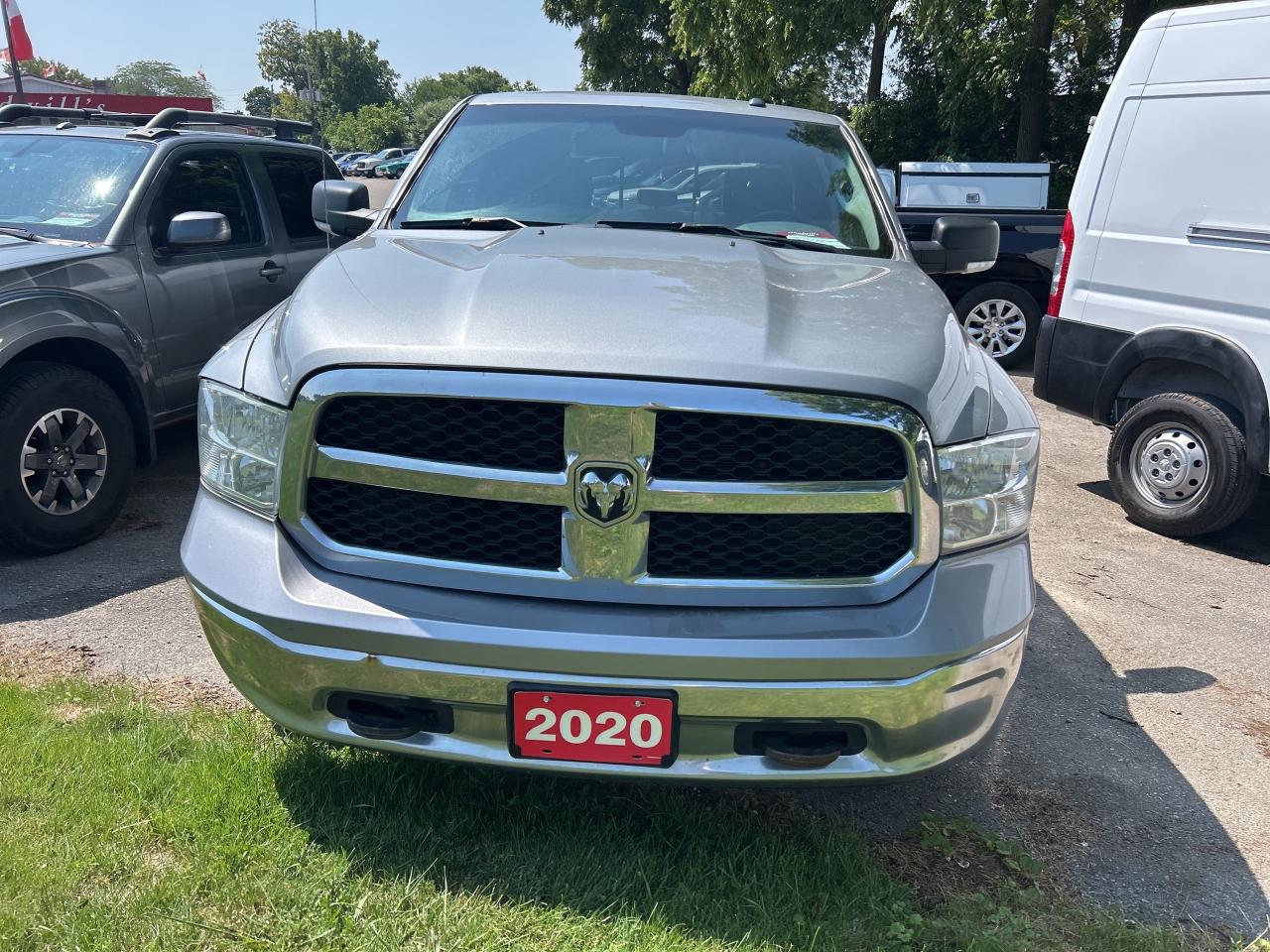 2020 RAM 1500 Classic SLT, CLEAN CARFAX, REMOTE START, 6 PASSENGER! Photo2
