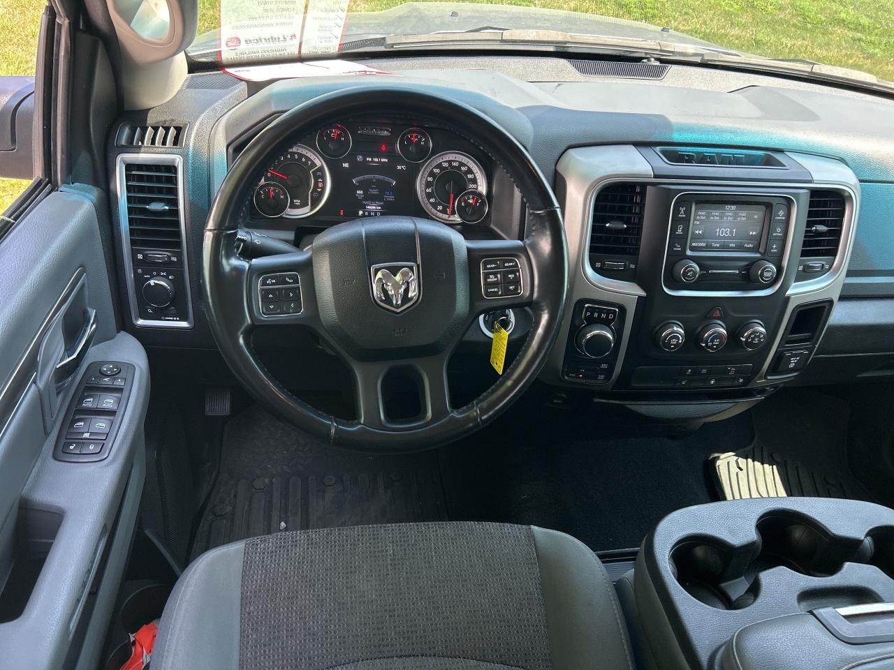 2020 RAM 1500 Classic SLT, CLEAN CARFAX, REMOTE START, 6 PASSENGER! Photo