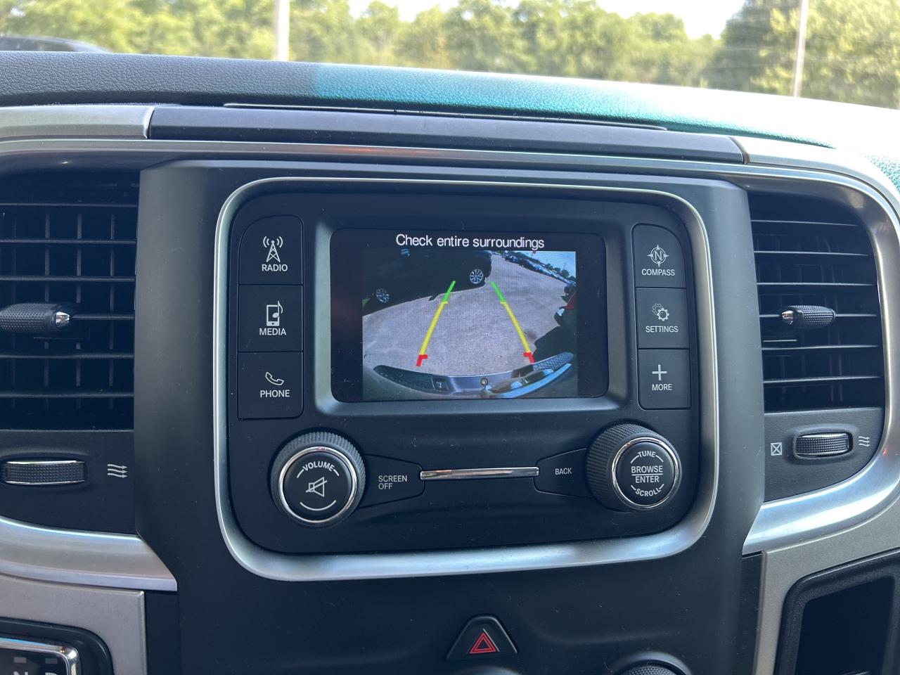 2020 RAM 1500 Classic SLT, CLEAN CARFAX, REMOTE START, 6 PASSENGER! Photo