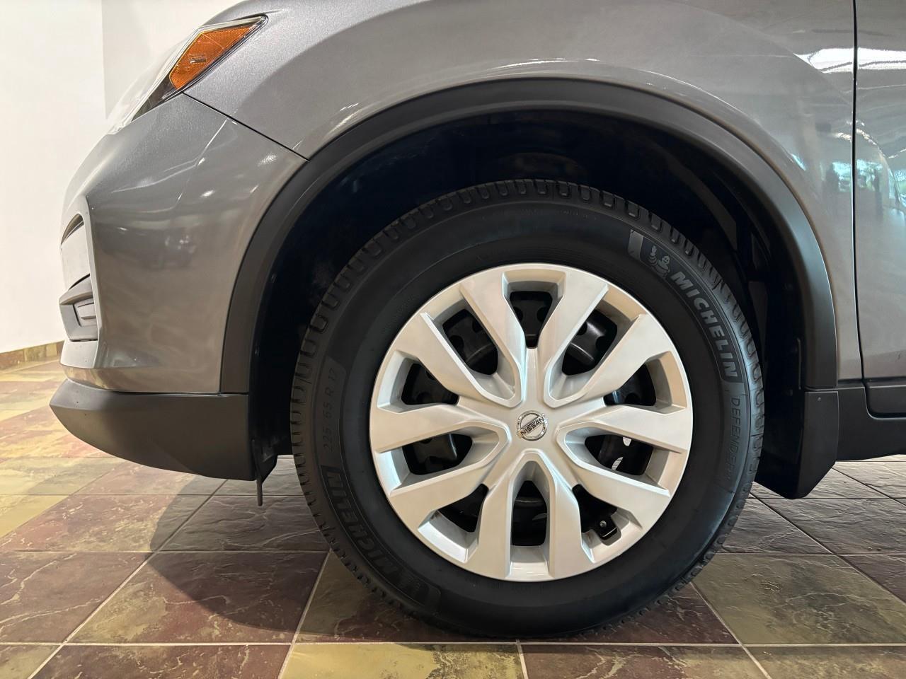 2019 Nissan Rogue S Photo