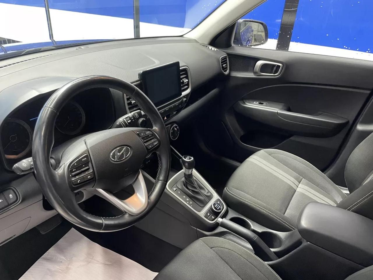 2022 Hyundai Venue PREFERRED   HEATED SEATS   HEATED WHEEL   APPLE CA Photo