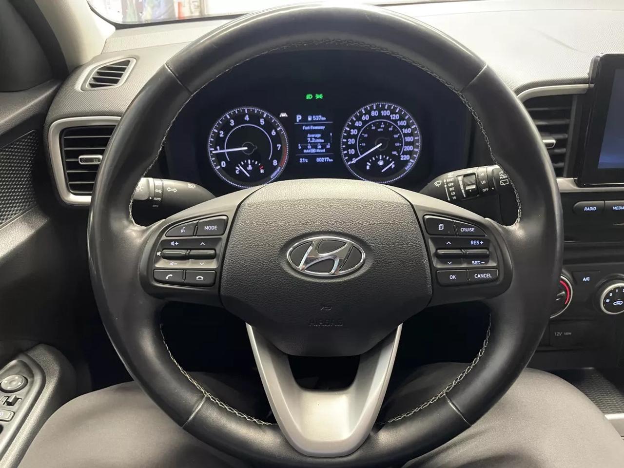 2022 Hyundai Venue PREFERRED   HEATED SEATS   HEATED WHEEL   APPLE CA Photo