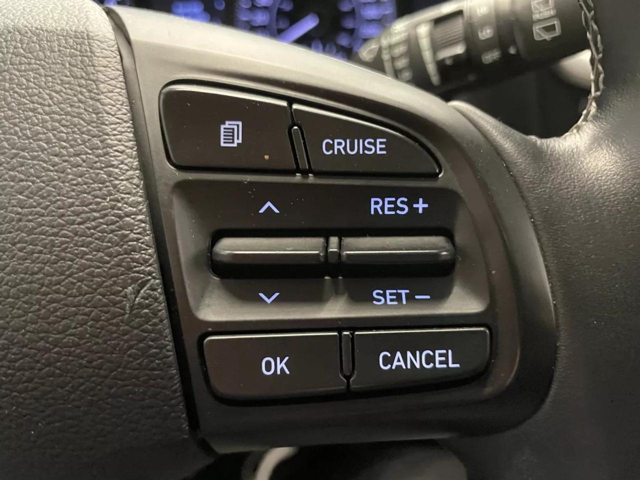 2022 Hyundai Venue PREFERRED   HEATED SEATS   HEATED WHEEL   APPLE CA Photo