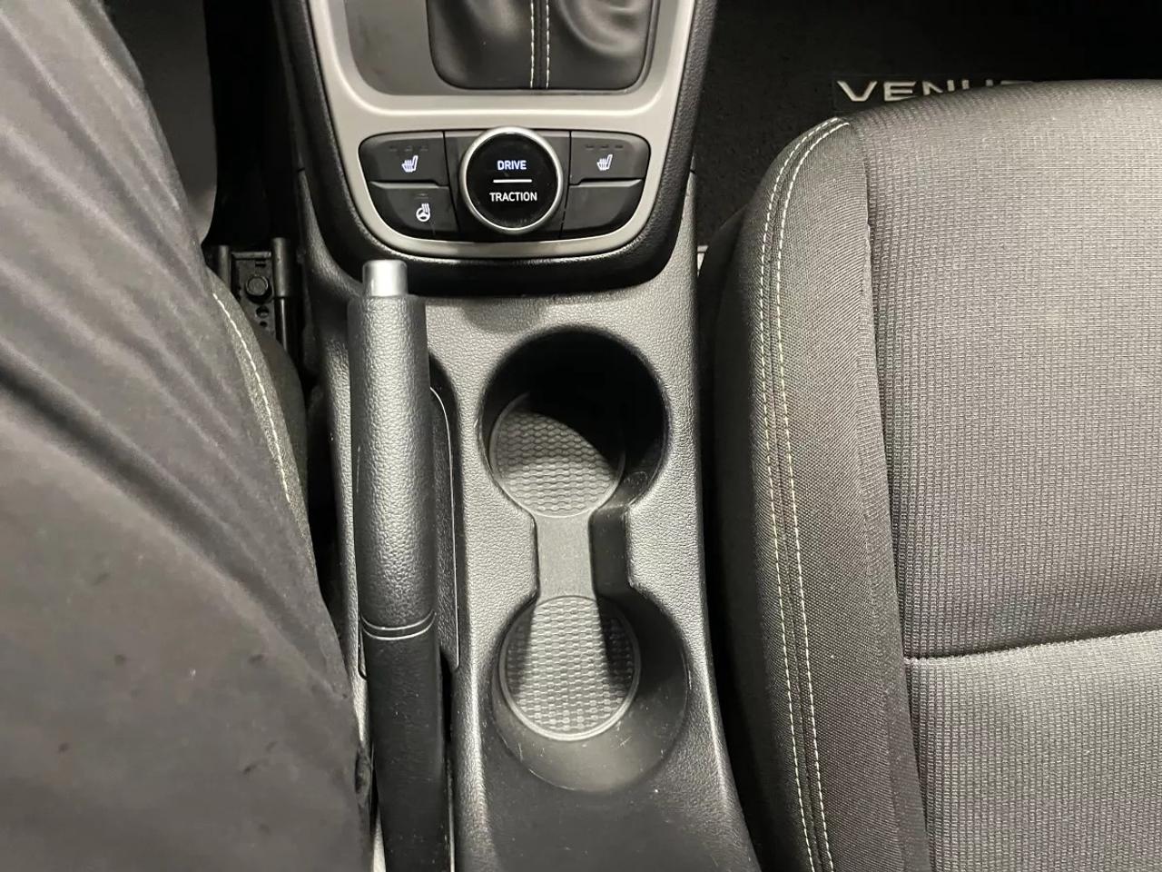 2022 Hyundai Venue PREFERRED   HEATED SEATS   HEATED WHEEL   APPLE CA Photo