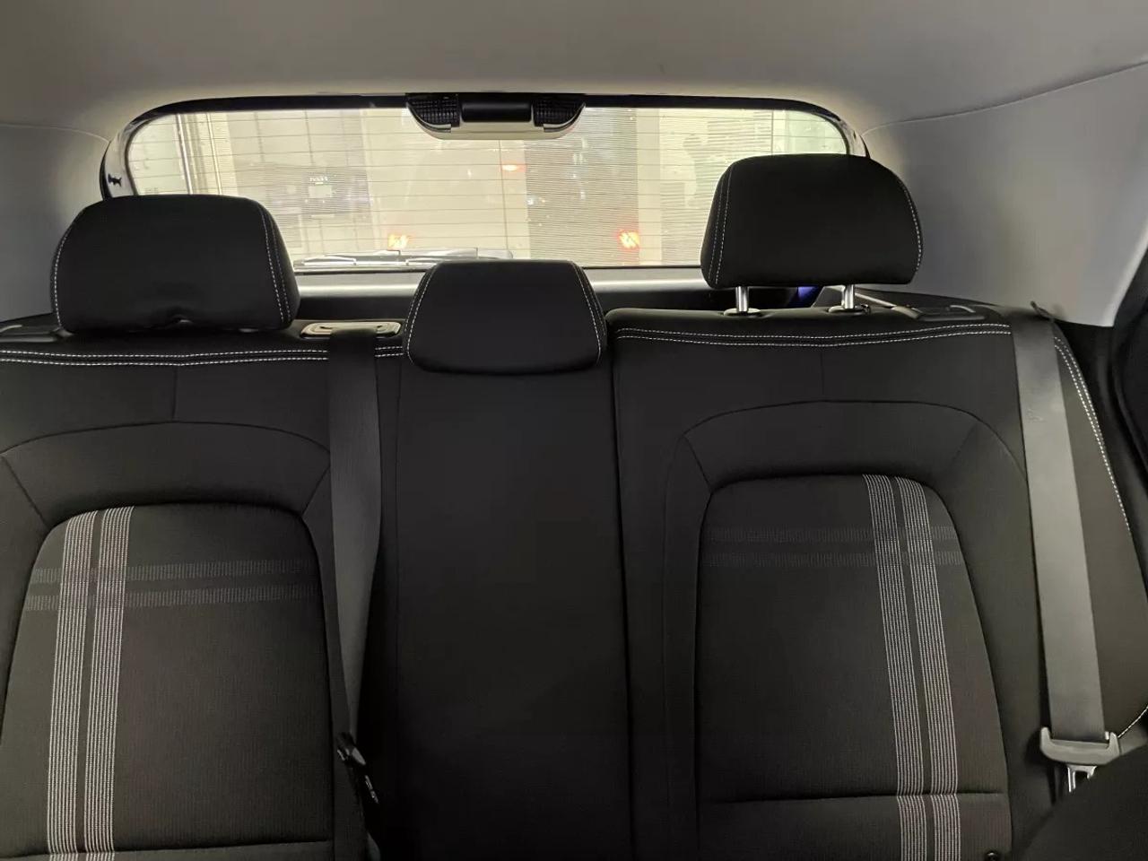 2022 Hyundai Venue PREFERRED   HEATED SEATS   HEATED WHEEL   APPLE CA Photo